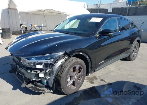 2022 Ford Mustang Mach-E Select z USA, uszkodzony, nr VIN 3FMTK1RM2NMA35383